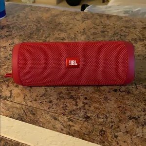 Jbl speaker for cheap I don’t want it anymore